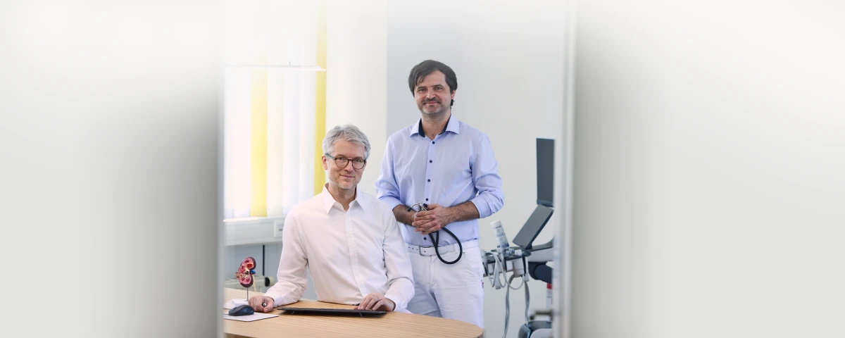 Prof. Dr. med. Peter Weyrich und FA Martin Rampp in ihrer Praxis